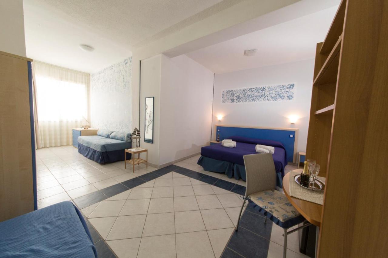 Lewis Rooms Poetto Beach Cagliari Ngoại thất bức ảnh