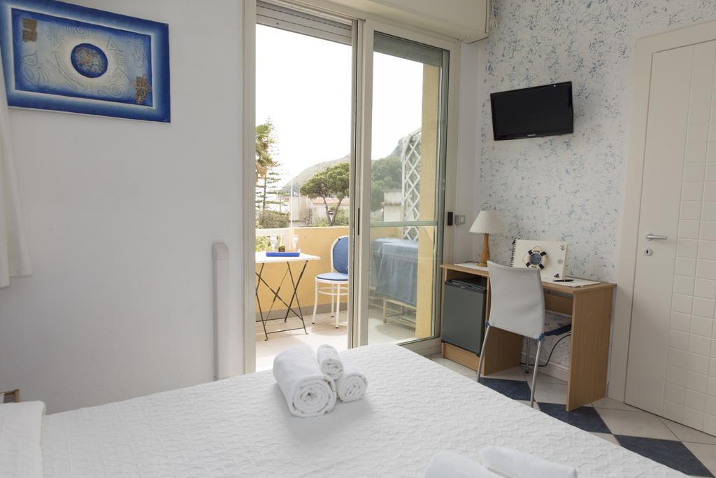 Lewis Rooms Poetto Beach Cagliari Ngoại thất bức ảnh