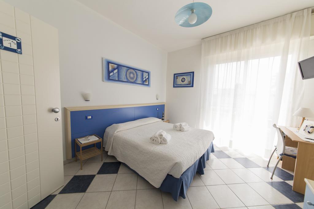 Lewis Rooms Poetto Beach Cagliari Ngoại thất bức ảnh