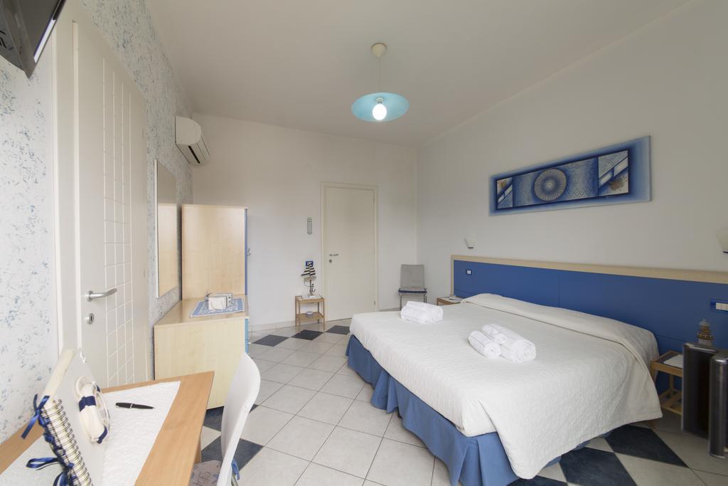 Lewis Rooms Poetto Beach Cagliari Ngoại thất bức ảnh