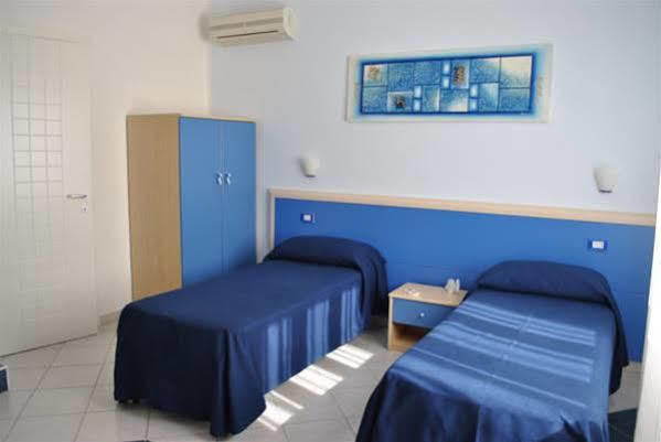 Lewis Rooms Poetto Beach Cagliari Ngoại thất bức ảnh