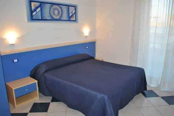 Lewis Rooms Poetto Beach Cagliari Ngoại thất bức ảnh