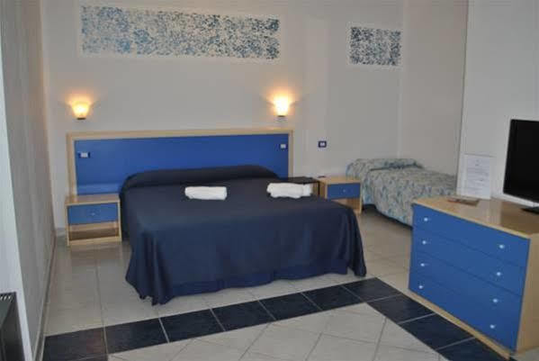 Lewis Rooms Poetto Beach Cagliari Ngoại thất bức ảnh