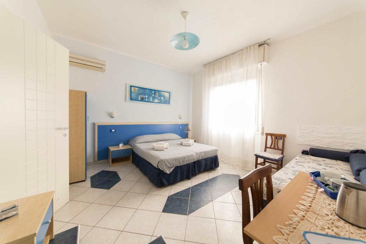 Lewis Rooms Poetto Beach Cagliari Ngoại thất bức ảnh